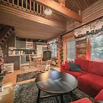 Apartment Martinmutka Center By Aavalevi